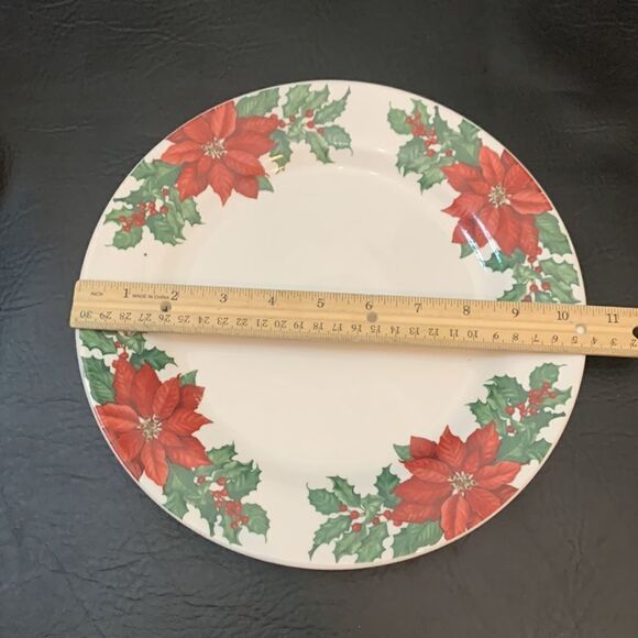 Hallmark Poinsettia Christmas Dinner Plate 10 1/2 Inches Round Red Green White - Picture 5 of 5